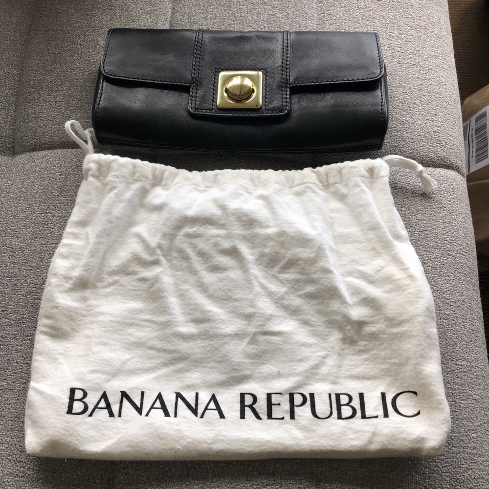 Black Banana Republic clutch.